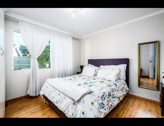 2 BEDROOM TOWNHOUSE FOR SALE IN SUNDOWNER